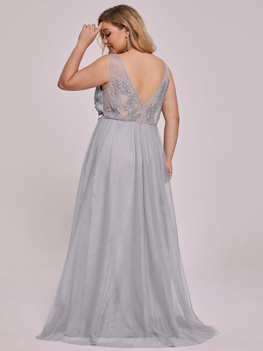 Plus Size Elegant Sleeveless Applique Flowy Tulle Evening Dress #color_Grey