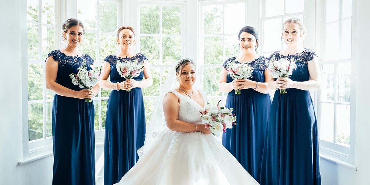 https://cdn.shopify.cn/s/files/1/0139/3419/8884/files/Cheap_Bridesmaid_Dress.jpg?v=1586911124