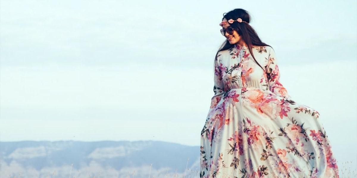 https://cdn.shopify.cn/s/files/1/0139/3419/8884/files/Plus_Size_Floral_Dress_-1200-min.jpg?v=1587694484