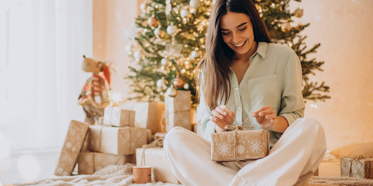 The Top 40+ Christmas Gifts She'll Love This Year(2023)