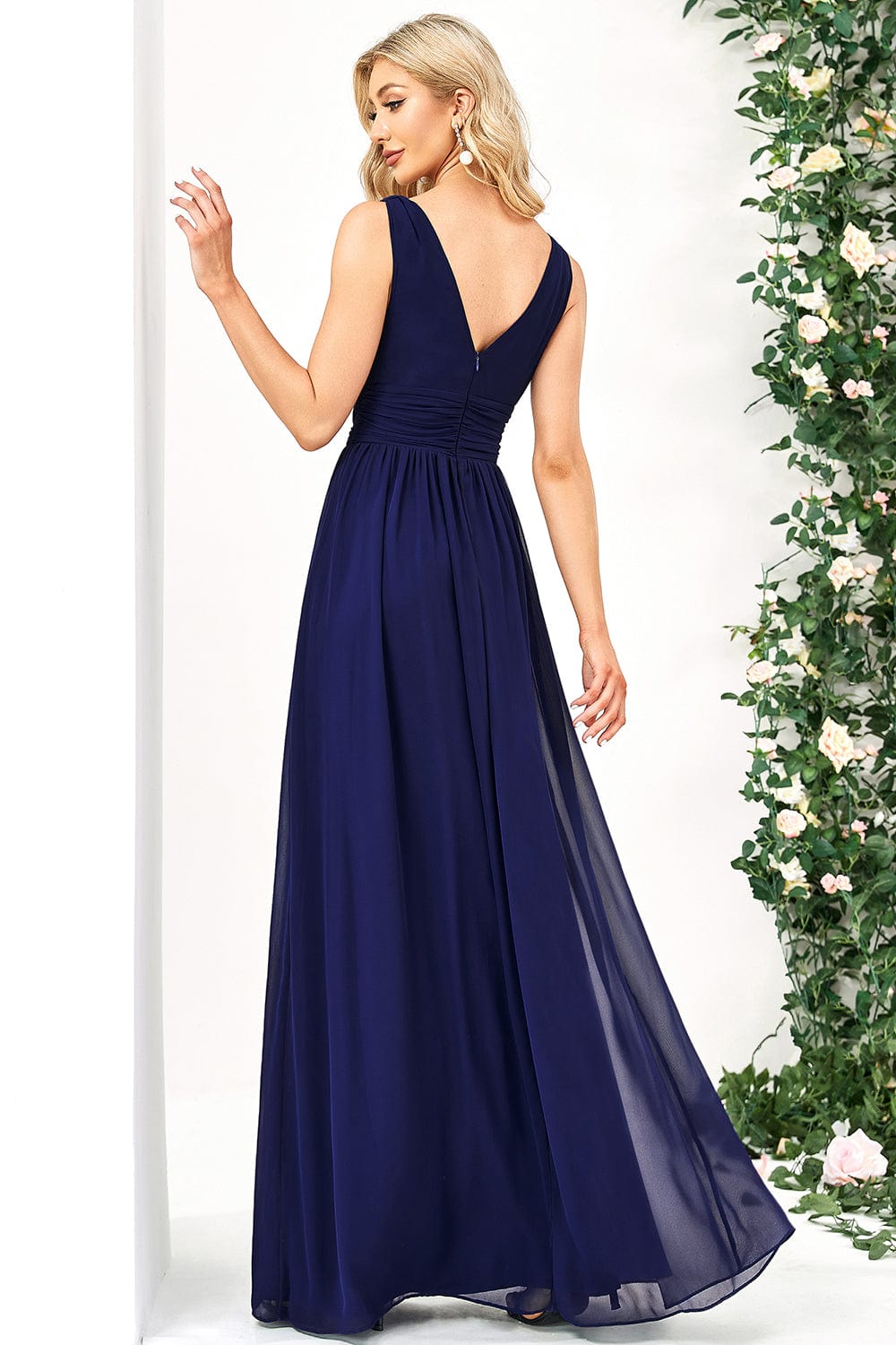 ever HUSH|Elegant Sleeveless V-Neck Maxi Chiffon Bridesmaid Dress