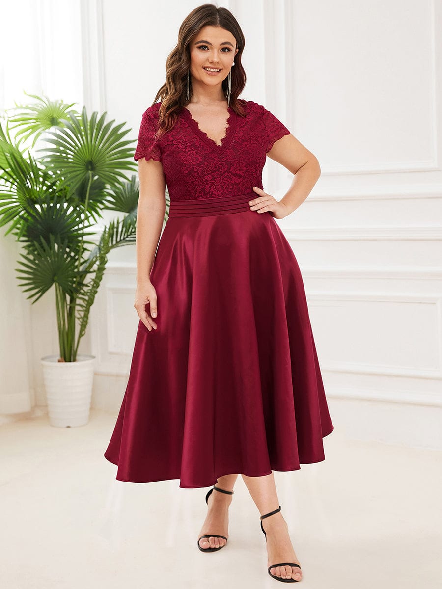 Plus Size Lace Cap Sleeve V neck Midi Cocktail Dress #color_Burgundy