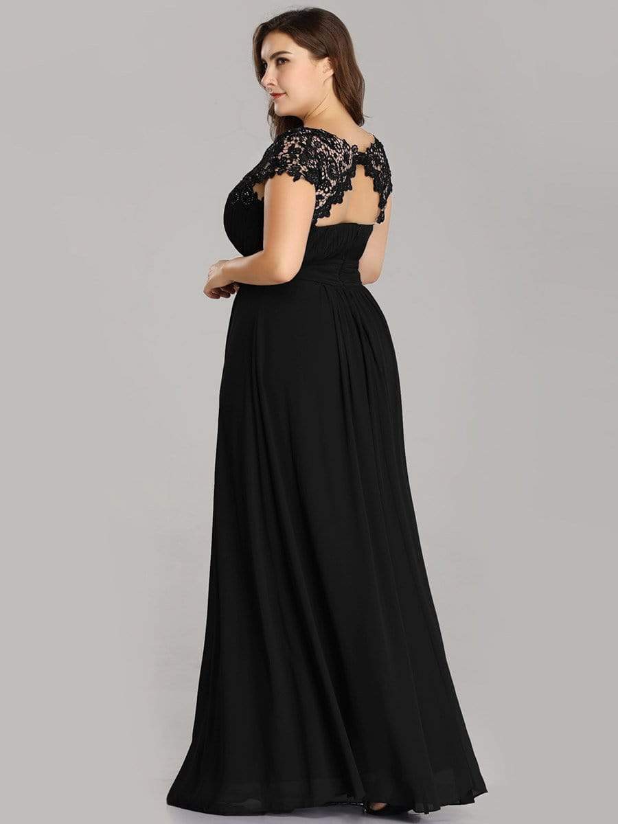 Plus Size Elegant Lace Short Sleeves Long Bridesmaid Dress #color_Black